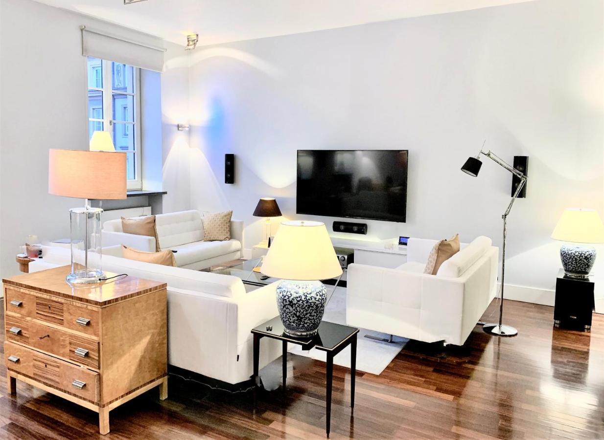 Luxury Suites & Apartments Mondrian Market Square II Warsaw Room photo
